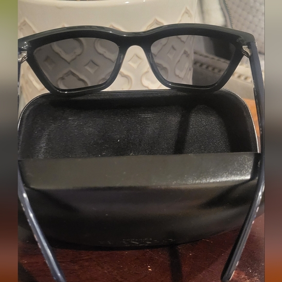 Coach Cat Eye Black Sunglasses - Picture 2 of 7